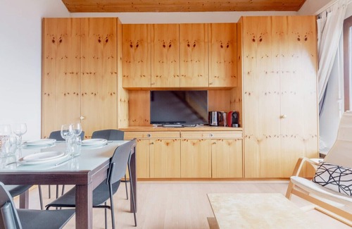 Randogne Apartment | Logement Avec une vue Envoûtante sur la Vallée