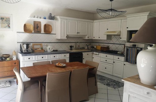 Charmes-sur-Rhone Apartment | Logement cosy Sous Les Toits