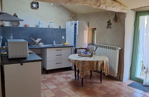 Combes Apartment | Logement Dans Hameau Pour Vacances ou Cure