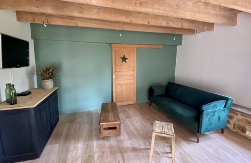 Ville-sur-Jarnioux Apartment | Logement DE Charme AU Coeur DES Pierres Dorrees
