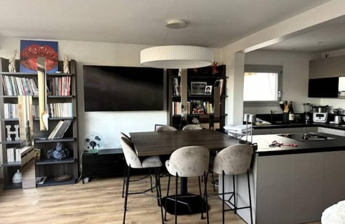 Neuilly-sur-Seine Apartment | Logement Entier : Appartement - Neuilly-sur-seine, France