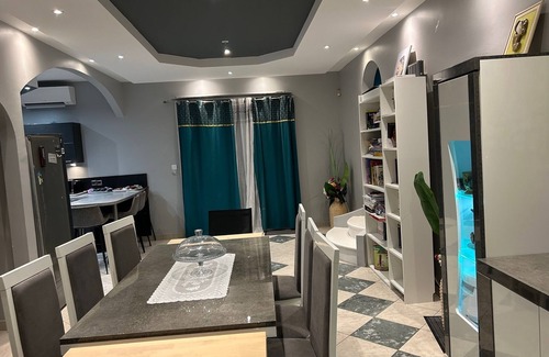 Villemoisson-sur-Orge Villa | Logement Près de Paris Pour le Séjour Rêvé Avec Piscine, Salle de Sport
