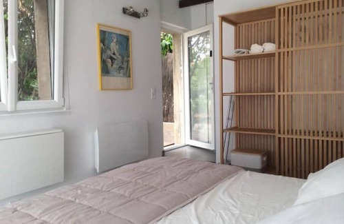 Quartier des Espesses Bed & Breakfast | Logement Indépendant, Terrasse Privée et Piscine