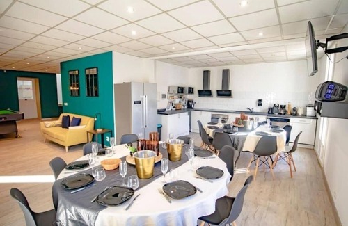 Clermont-l'Herault Apartment | Logement spécial groupe - 310 m² - Work&Play 1 1