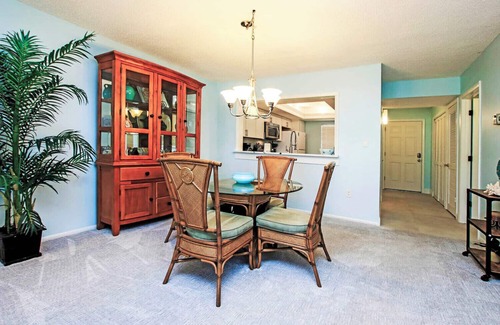 Sanibel House | Loggerhead Cay 562 - Partial gulf view, beach side vacation rental condo
