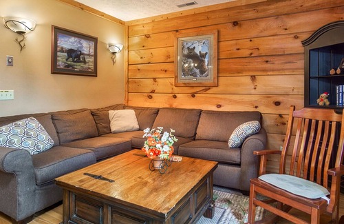 Snowshoe Condo | Loggers Run by Casago