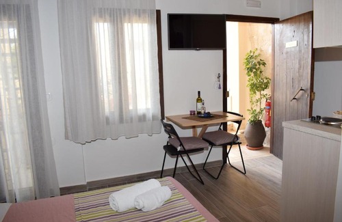 Old Town Rethymnon Apartment | Loggia Traditional Suites