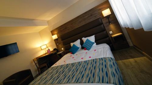 Matougues Hotel | Logis Auberge Des Moissons
