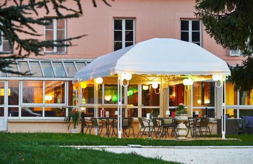 Bazeilles Hotel | Logis Auberge du port