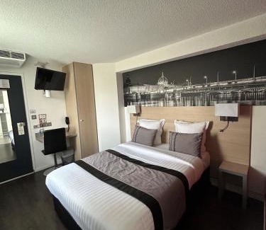 Corbas Hotel | Logis Cris Hôtel et Restaurant, Lyon Sud-Est