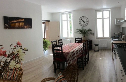 Saint-Emilion House | Logis de Villemaurine Gîte Stone house* in the heart of St Emilion 2-8 Pers