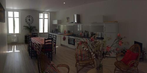 Saint-Emilion House | Logis de Villemaurine