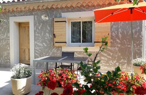 Pujaut Bed & Breakfast | Logis des Falaises