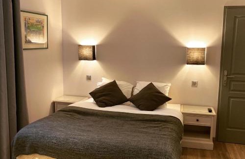 Puy-Saint-Martin Hotel | Logis du Champ De Mars