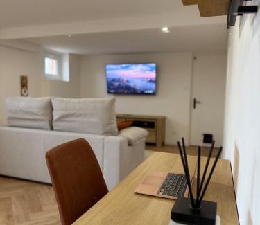 Chalonvillars Apartment | Logis en campagne avec piscine