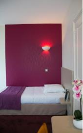 Doue-la-Fontaine Hotel | Logis Hôtel Auberge de la Rose