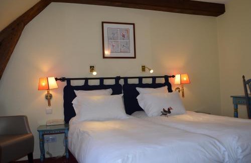 Yvoy-le-Marron Hotel | Logis Hôtel Auberge du Cheval Blanc