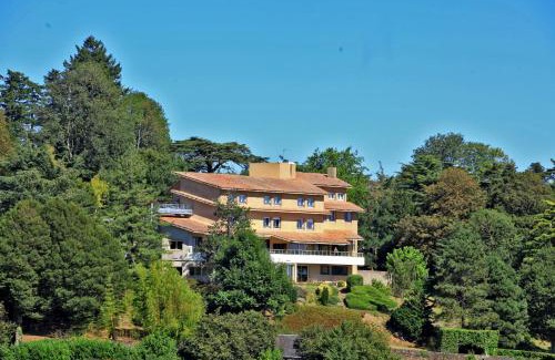 Pouzauges Hotel | Logis Hôtel de la Bruyere