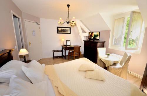 Milon-la-Chapelle Hotel | Logis Hôtel De La Chapelle