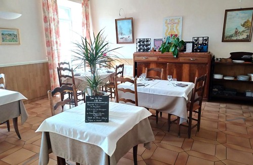 Barjols Hotel | Logis Hôtel du Pont d'Or