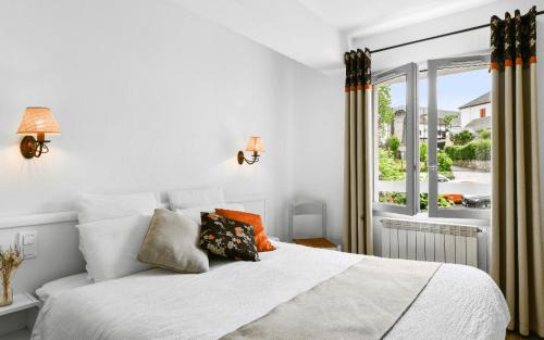 Larrau Hotel | Logis Hôtel Etchemaïté