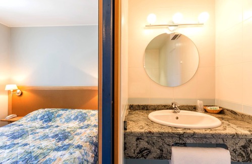 Yssingeaux Hotel | Logis Hôtel Le Cygne