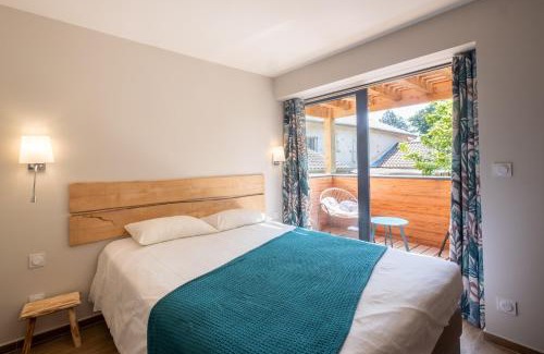 Granges-les-Beaumont Hotel | Logis Hôtel Les Vieilles Granges