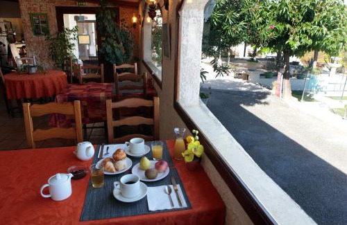 Saint-Chinian Hotel | Logis Hôtel LE PRESSOIR