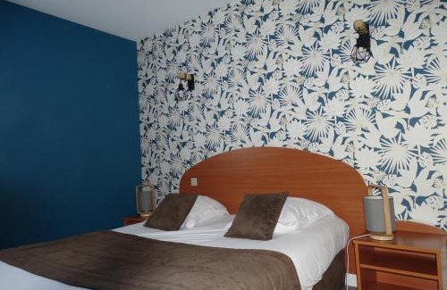 Bressuire Hotel | LOGIS Hôtel LES 3 MARCHANDS