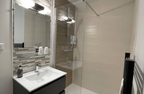 Lesperon Hotel | Logis Hôtel Paris-Madrid