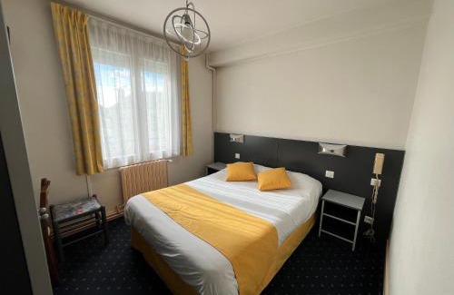Beaumont-sur-Sarthe Hotel | Logis Hôtel & Restaurant de la Barque