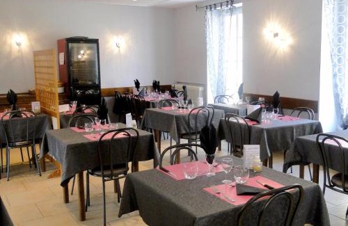 Val-au-Perche Hotel | Logis hôtel restaurant Auberge de la Cloche