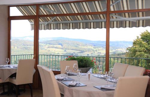 Chateau-Chinon Hotel | Logis Hôtel-Restaurant Au Vieux Morvan, au cœur de la Bourgogne, Piscine & Spa, Hôtel Climatisé