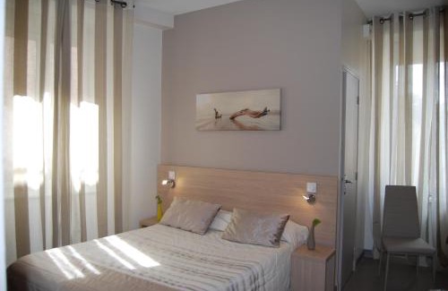 Rodez Hotel | Logis Hôtel Restaurant du Midi - Rodez Centre