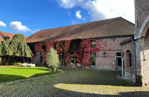 Artres Hotel | LOGIS-Hôtel-Restaurant La Gentilhommière
