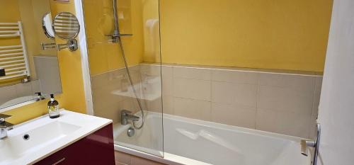 Cour-Cheverny Hotel | Logis Hôtel Saint-Hubert