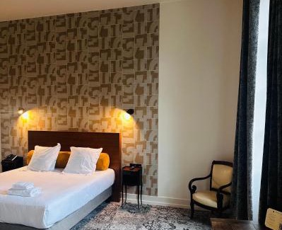 Chaintre Hotel | Logis Hôtels Château de La Barge