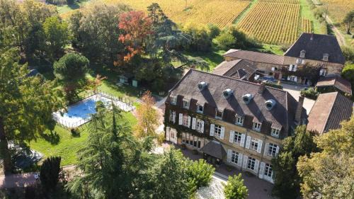 Chaintre Hotel | Logis Hôtels Château de La Barge