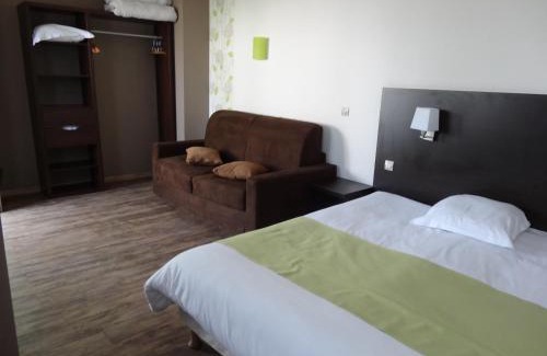 Lay-Saint-Remy Hotel | Logis Hotel des Portes de Meuse