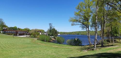 Neuvic Hotel | Logis Hotel du Lac