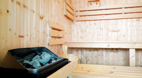 Lons-le-Saunier Hotel | Logis Hotel du Parc-Restaurant - Le Rouget de Lisle