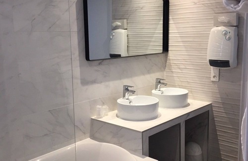 Le Grand Large Hotel | Logis Hotel et Restaurant Le Galion Canet Plage