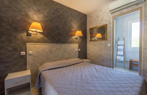 Gignac Hotel | Logis Hotel Le Vieux Moulin