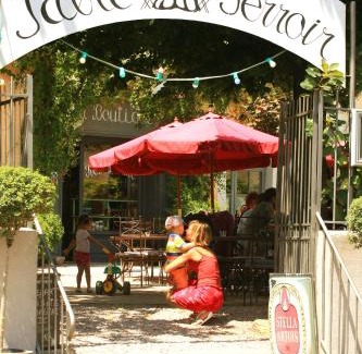 Caunes-Minervois Hotel | Logis Hotel - Restaurant La Marbrerie