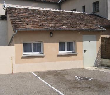 Charny Hotel | Logis Hotel Restaurant Le Cheval Blanc