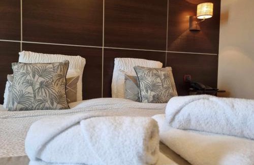 Serrieres Hotel | Logis Hotel Schaeffer- Restaurant Le Saint Georges