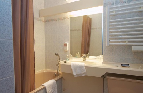 Nogent-le-Rotrou Hotel | Logis Hotel Sully