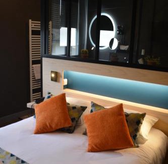 Melle Hotel | Logis hotels Les Glycines