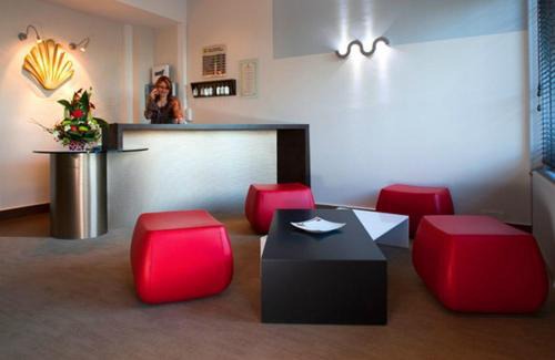 Saint-Leonard-de-Noblat Hotel | Logis Le Relais Saint Jacques