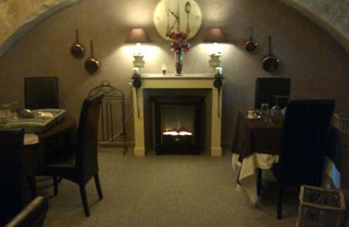 Vezenobres Hotel | Logis le Relais Sarrasin